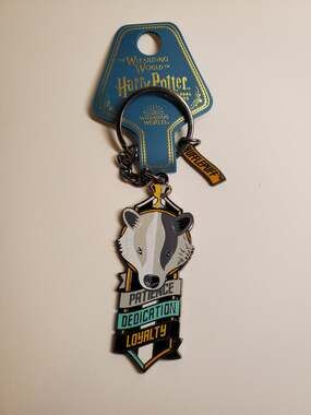 Universal Studios Harry Potter - Hufflepuff Key Chain